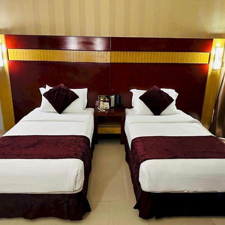 דובאי Palette Phoenix Hotel מראה חיצוני תמונה