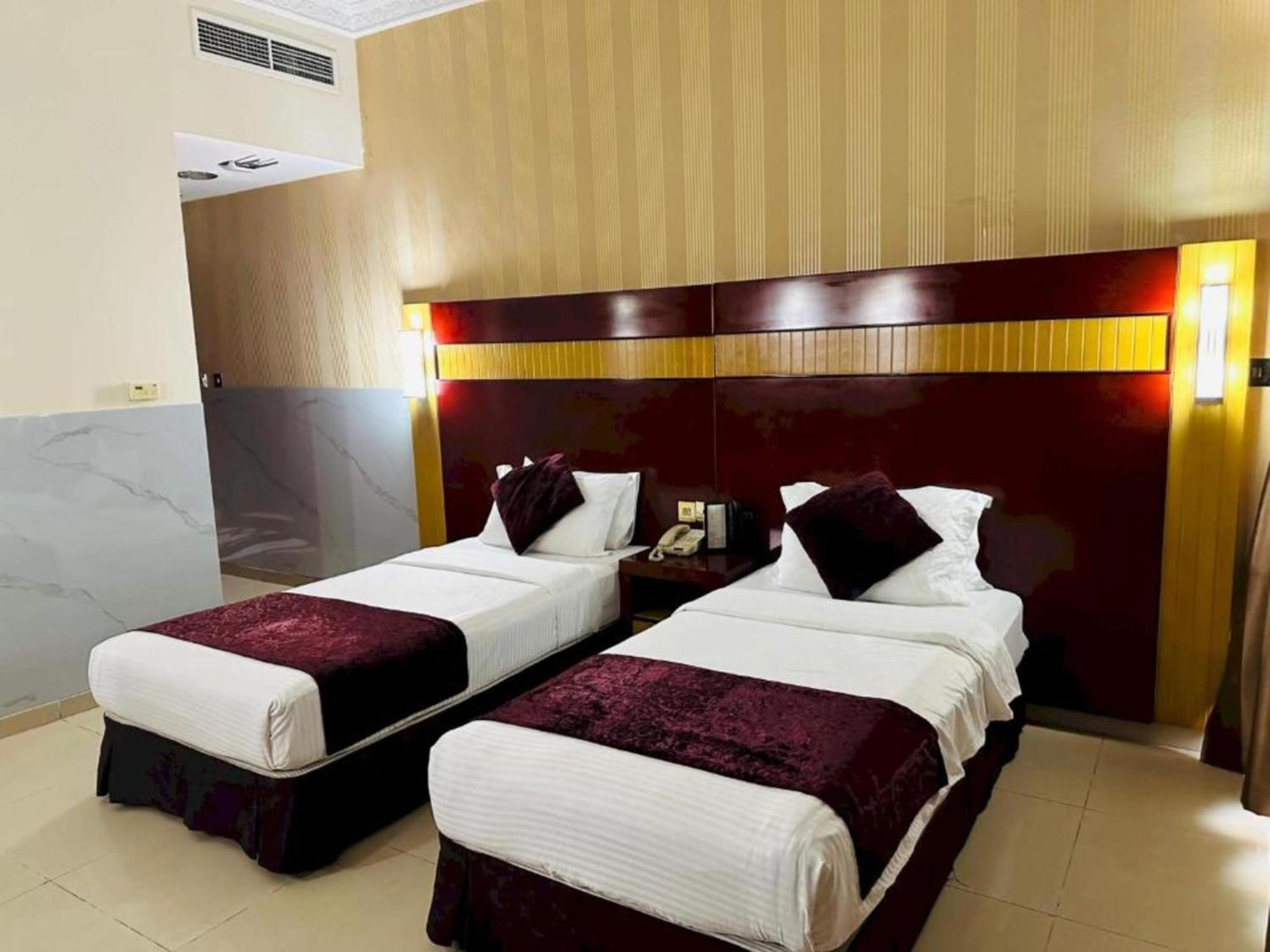 דובאי Palette Phoenix Hotel מראה חיצוני תמונה