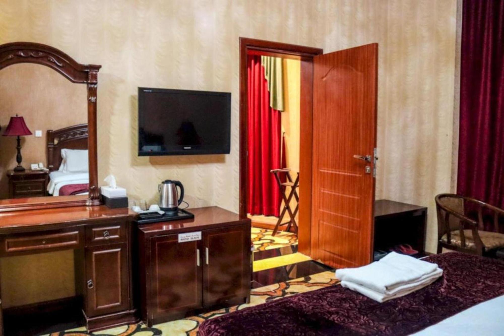דובאי Palette Phoenix Hotel מראה חיצוני תמונה