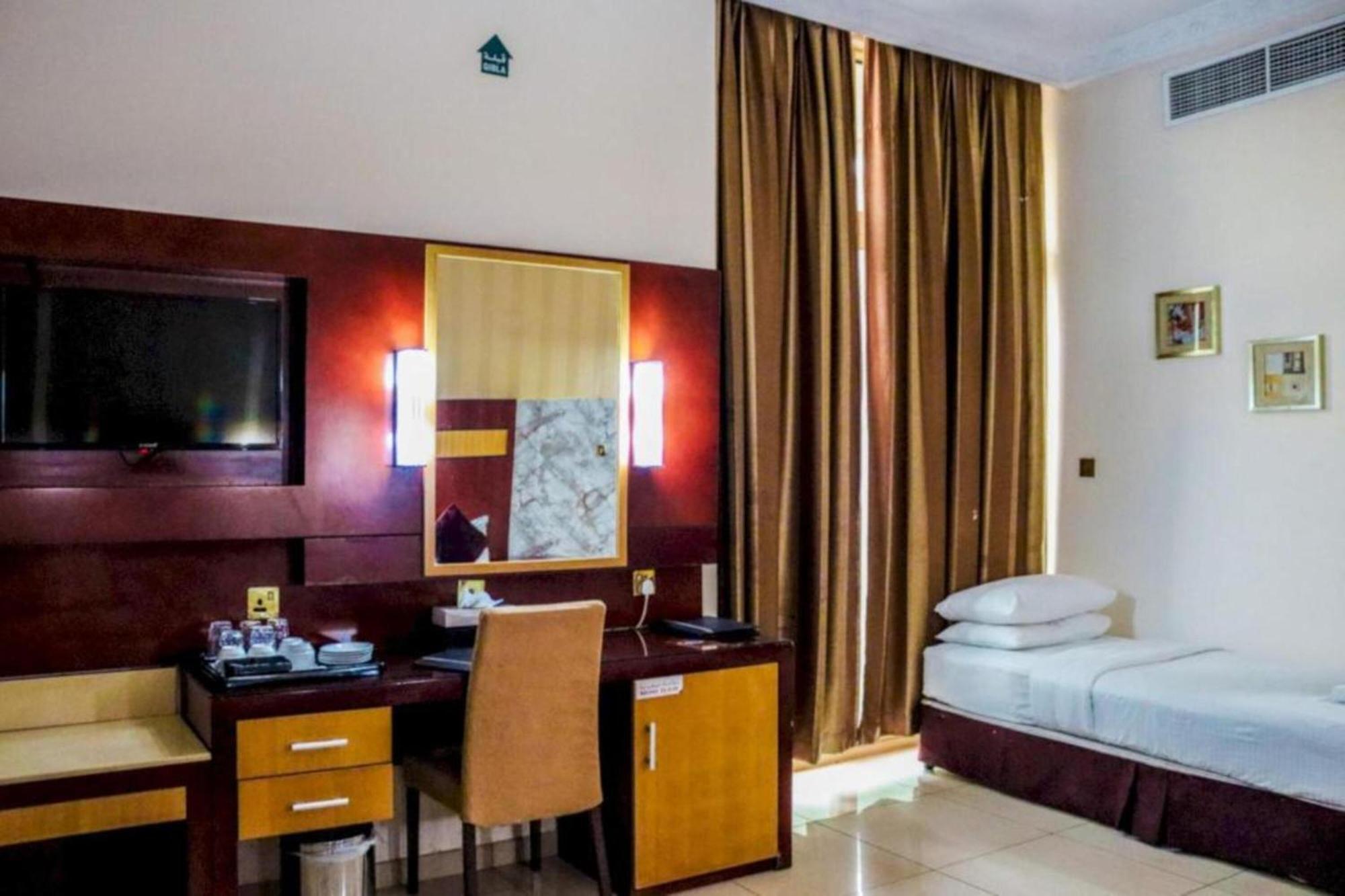דובאי Palette Phoenix Hotel מראה חיצוני תמונה