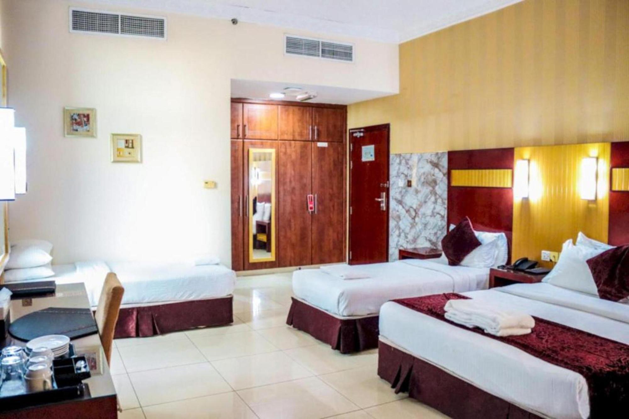 דובאי Palette Phoenix Hotel מראה חיצוני תמונה