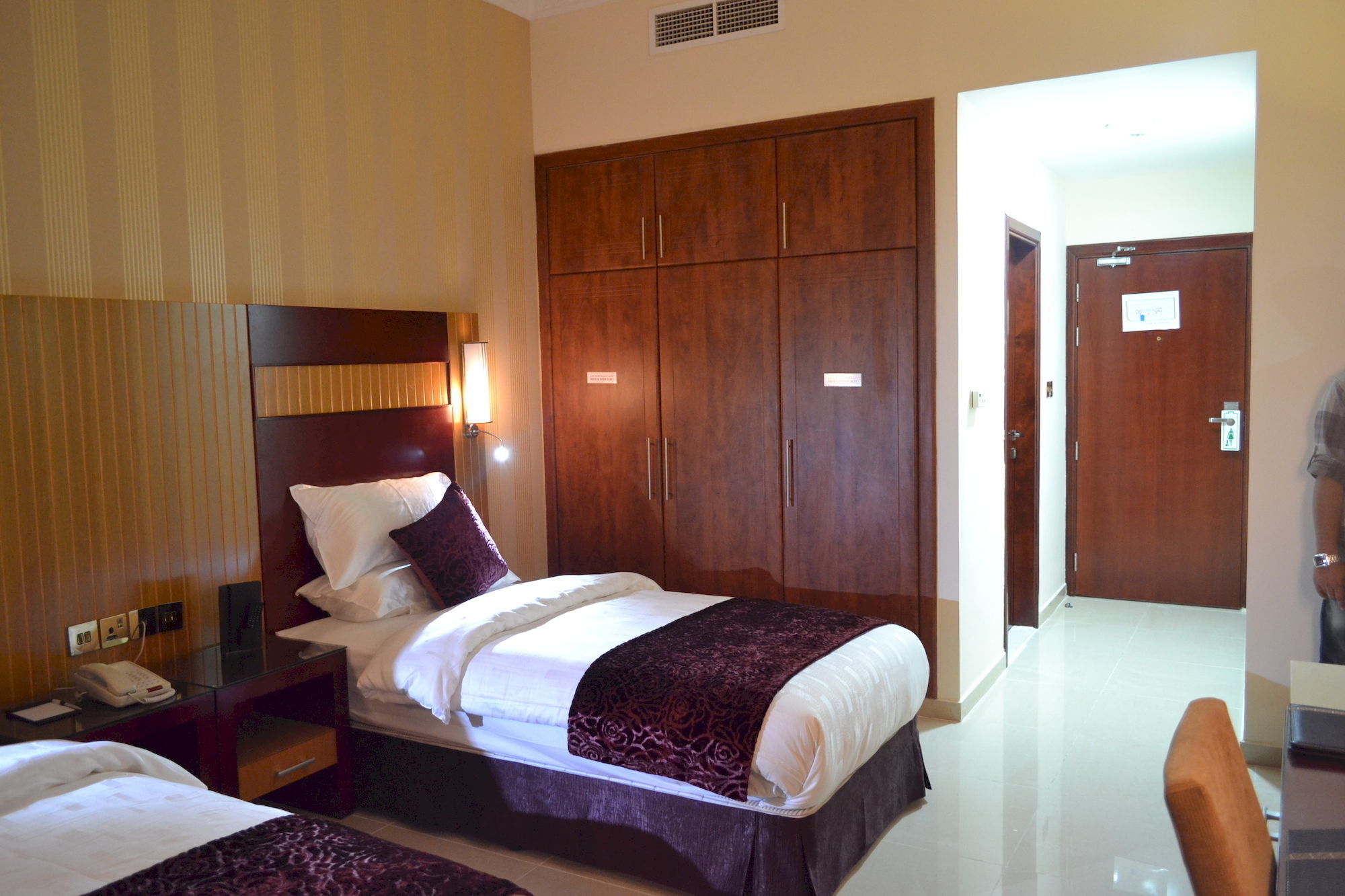 דובאי Palette Phoenix Hotel מראה חיצוני תמונה